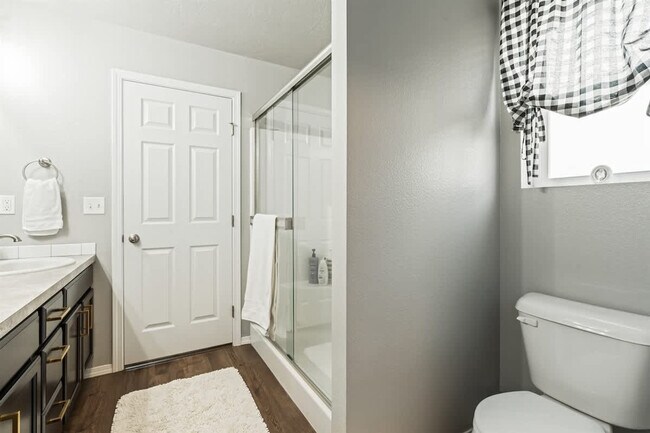 Building Photo - 17541 Mountain Springs Ave