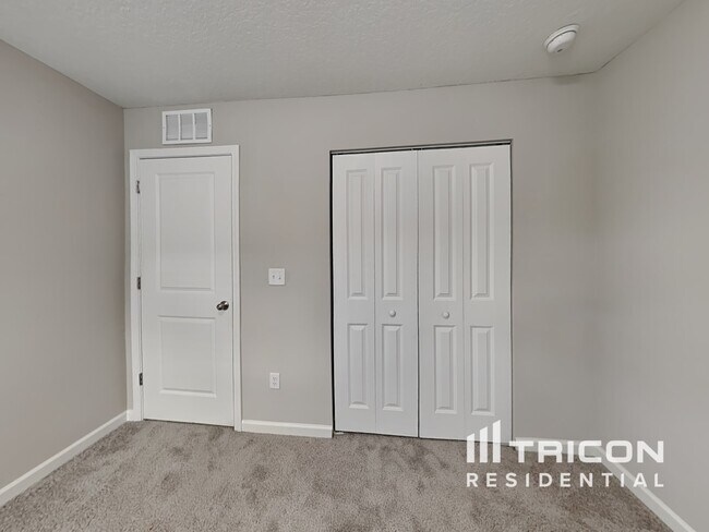 Building Photo - 10260 Old Dixie Hwy