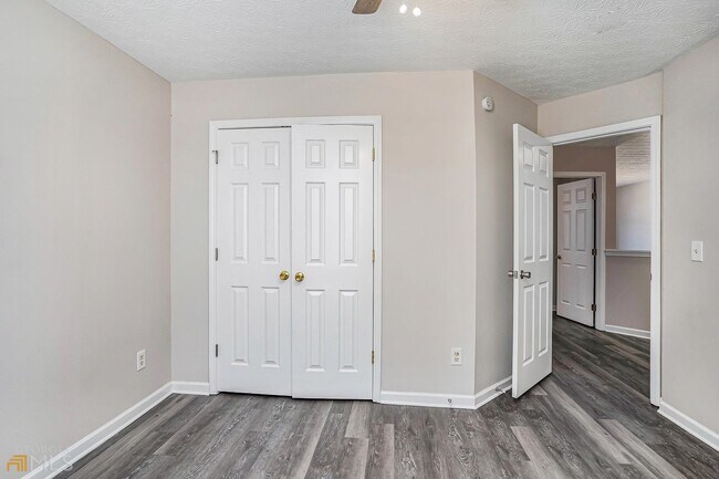 Building Photo - 1730 Bennett Dr