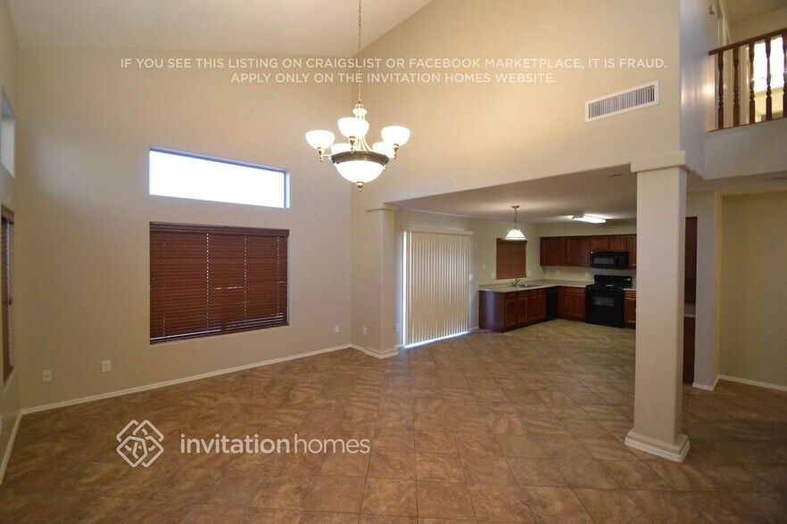 Building Photo - 5605 S 51st Dr