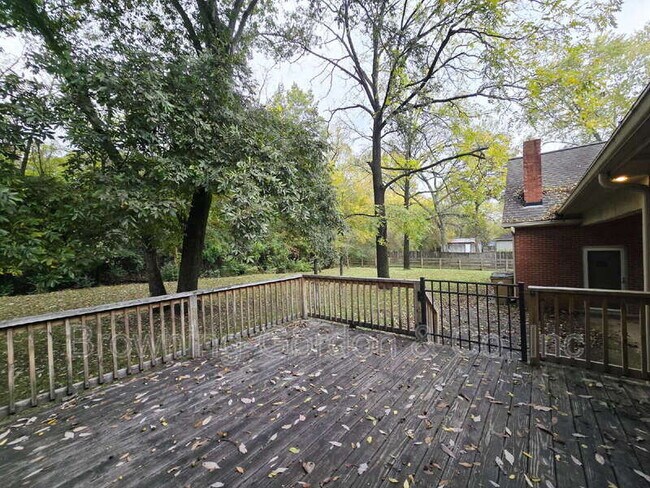 Building Photo - 3947 Creekside Dr