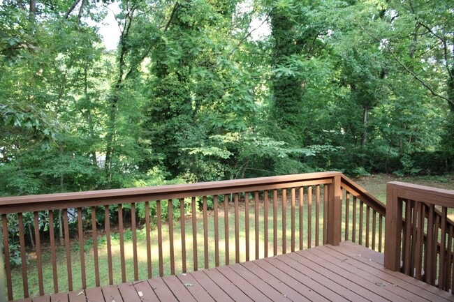 Building Photo - 692 Brookdale Dr