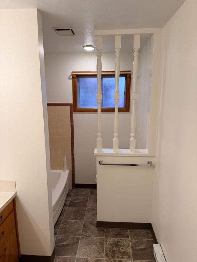 Building Photo - Three Bedroom Home with Covered Patio