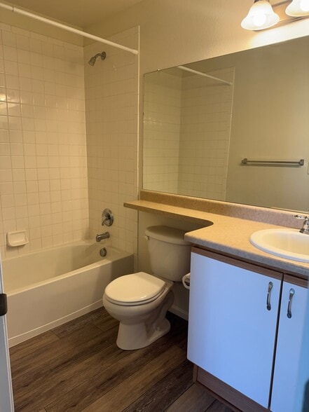 Building Photo - 3660 W 25th St