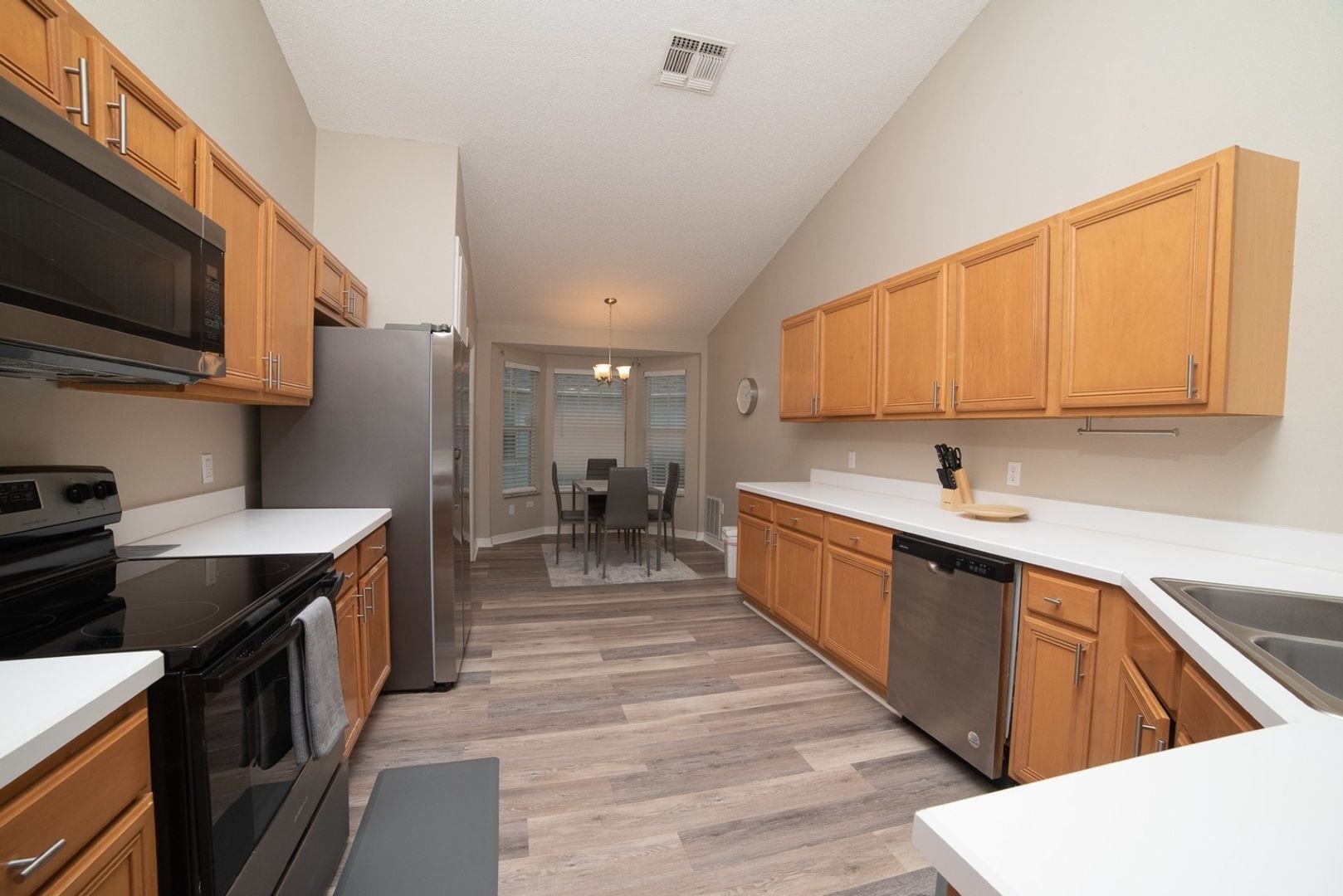 Building Photo - 7900 Canary Palm Ct