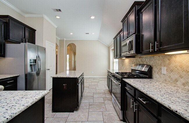 Building Photo - Spacious 4 Bed, 2 Bath Home Zoned to Tomball ISD