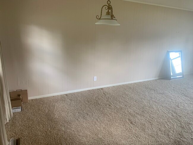 Building Photo - 2829 Hillside Dr