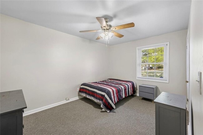 Building Photo - 1246 Elgin Way