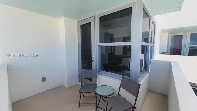 Building Photo - 2899 Collins Ave