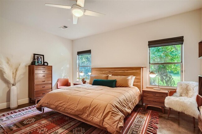 Building Photo - 21825 Briarcliff Dr