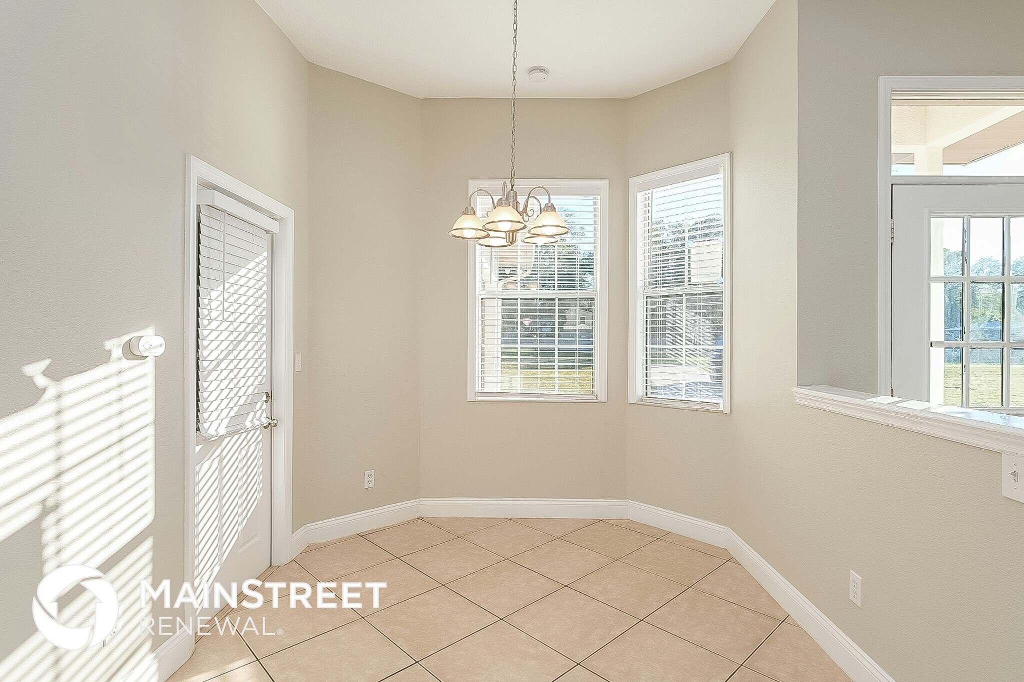 Building Photo - 3300 Hickman Ave