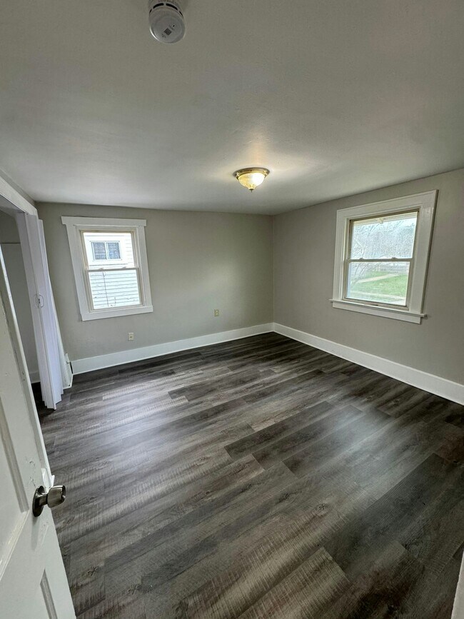 Building Photo - 623 Storer Ave