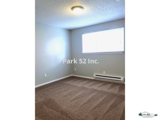 Building Photo - 230 S 80th St