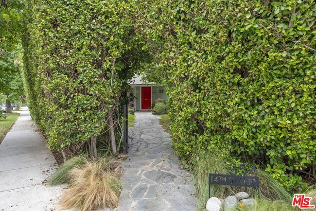 Building Photo - 354 14th St