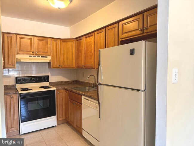 Primary Photo - 2031 Jason Dr