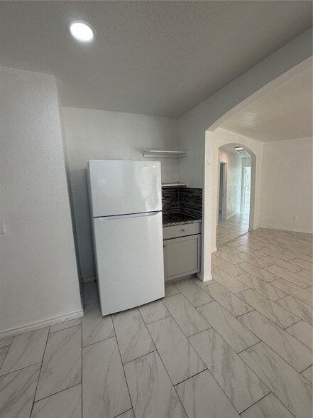 Building Photo - 9210 Tacquard Dr