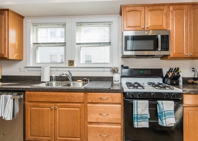 Building Photo - 1 Hilltop Rd