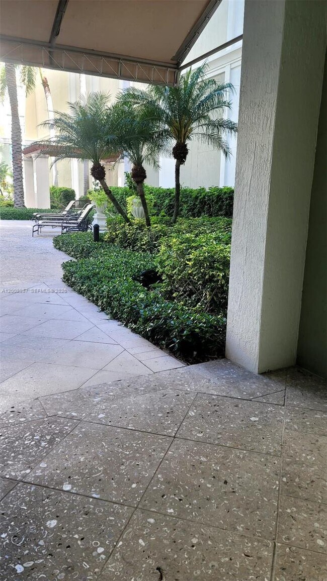 Building Photo - 804 E Windward Way