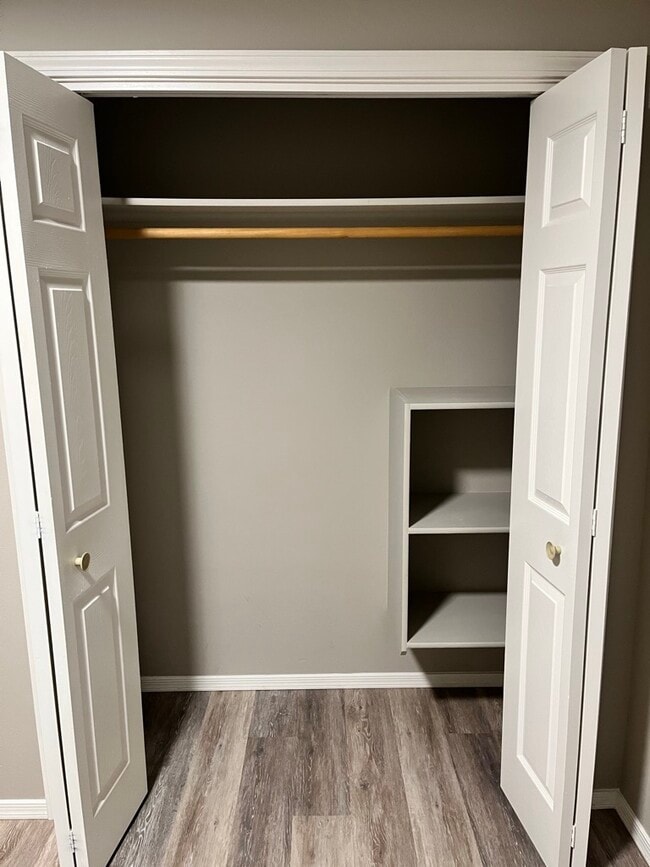 Building Photo - 1025 SE Freedom Cir