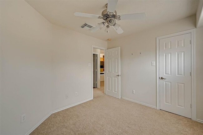 Building Photo - 22 Wickerdale Pl