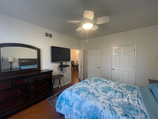 Building Photo - Condo unit 2BR 2 Baths 55+ and older