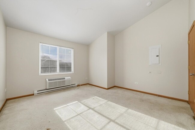 Building Photo - 417 Silverstone Dr