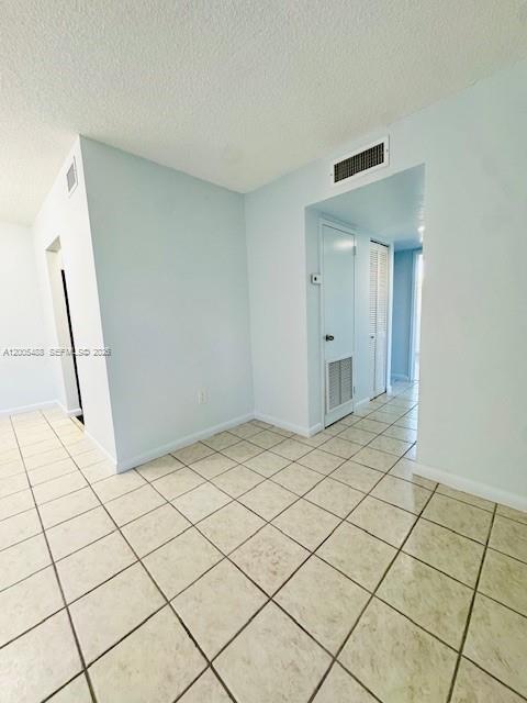 Building Photo - 2425 NE 135th St