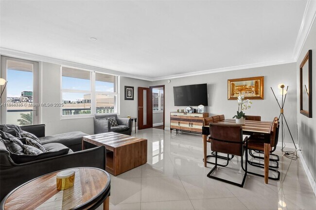 Building Photo - 9511 Collins Ave