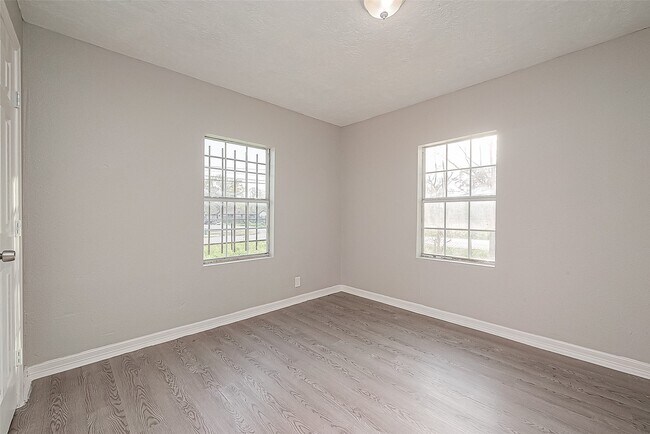 Building Photo - 8304 Darien St