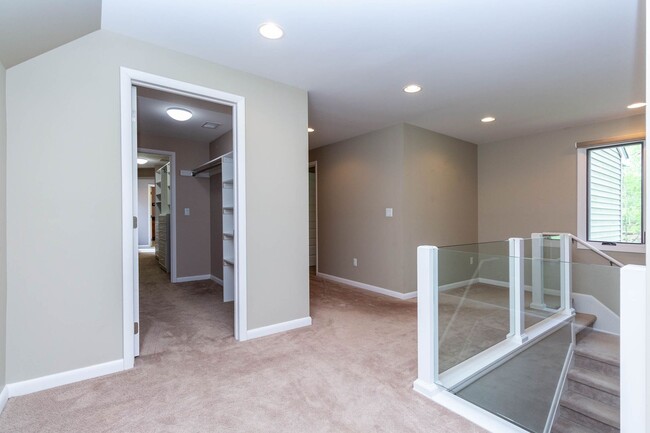 Building Photo - SOPHISTICATED COMFORT in HISTORIC FRANKLIN