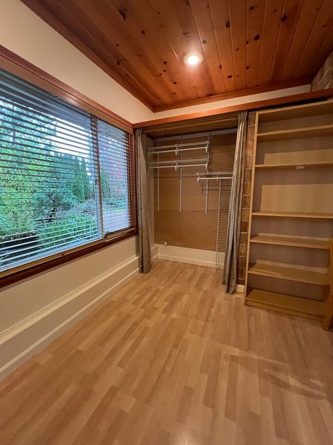 Building Photo - 15459 Bonney Ln Blvd