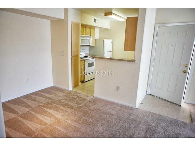 Building Photo - Cozy 1 Bedroom Condo in SW