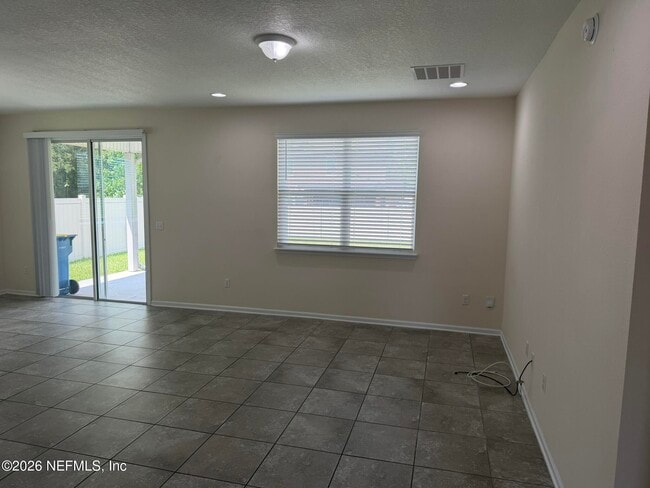 Building Photo - 742 Northside Dr S