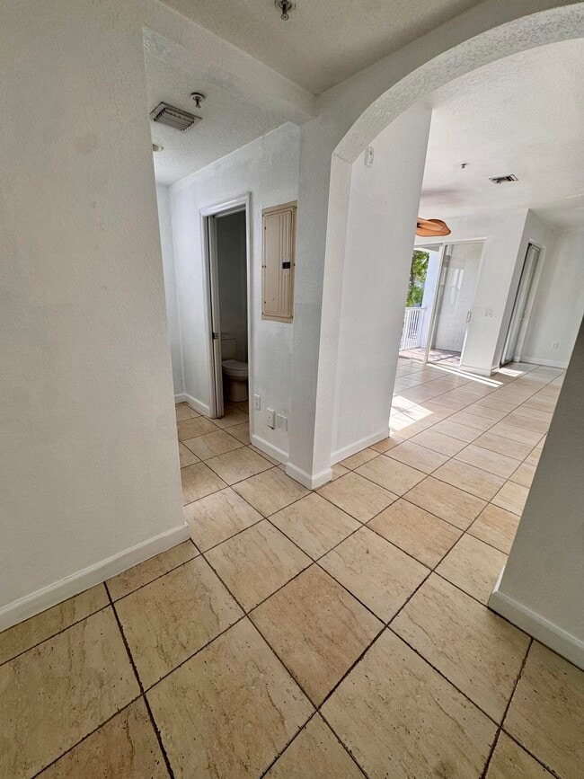 Building Photo - 1118 Shoma Dr