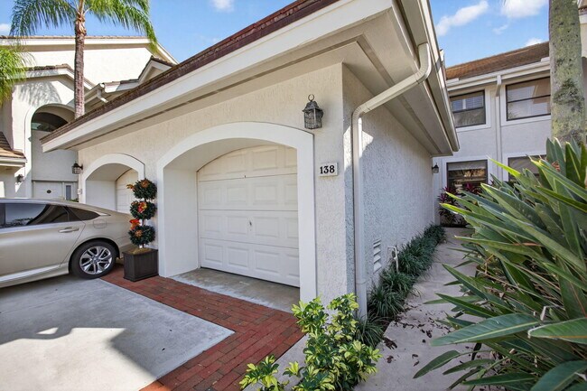 Building Photo - 3940 Back Bay Dr