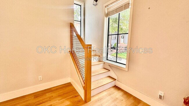 Building Photo - 941 Pedalers Ln