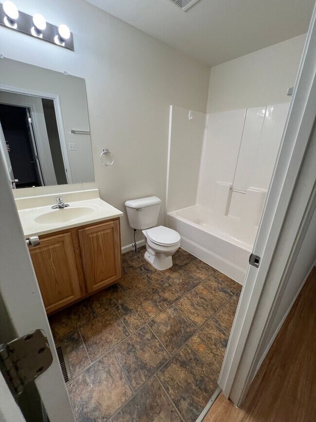 Building Photo - Home for rent