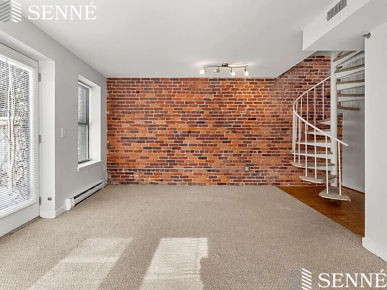Building Photo - 71 Fulkerson St