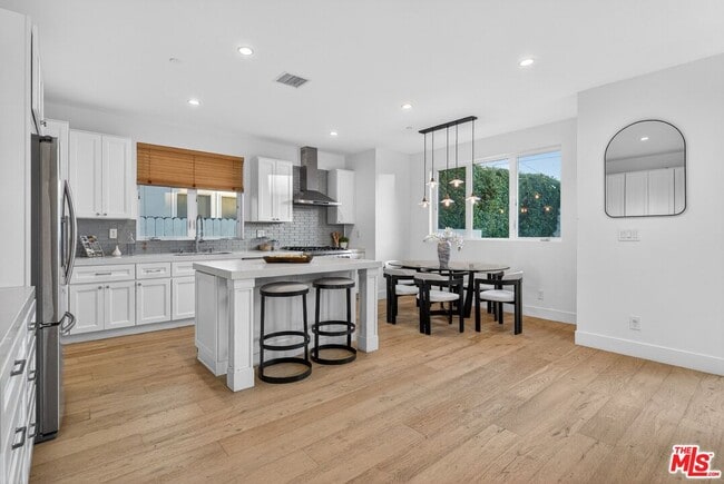 Building Photo - 9036 W 24th St