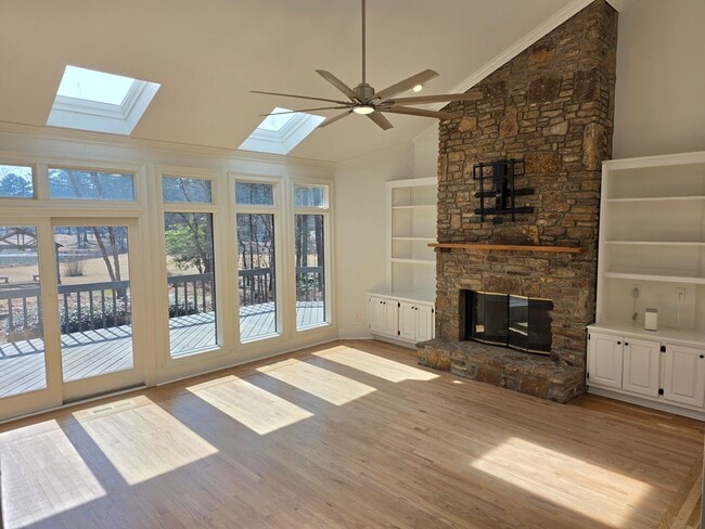 Building Photo - Private 4 bed 3 bath home located in Marietta on 4.5 acres