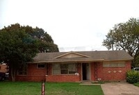 Building Photo - COMING SOON! Classic Red-Brick 4-Bed, 1-Bath Home (Near I35!)