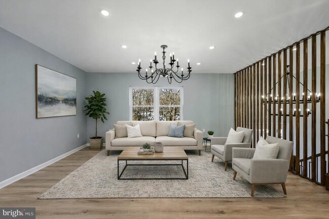 Building Photo - 110 Elaine Dr