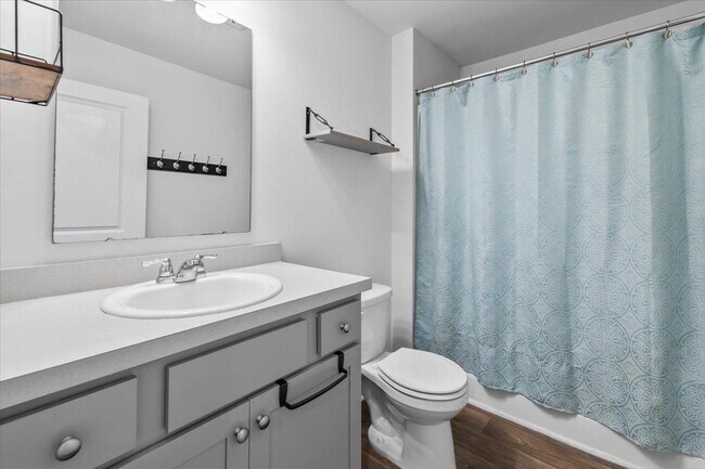 Building Photo - 138 Cotton Bluff Ct