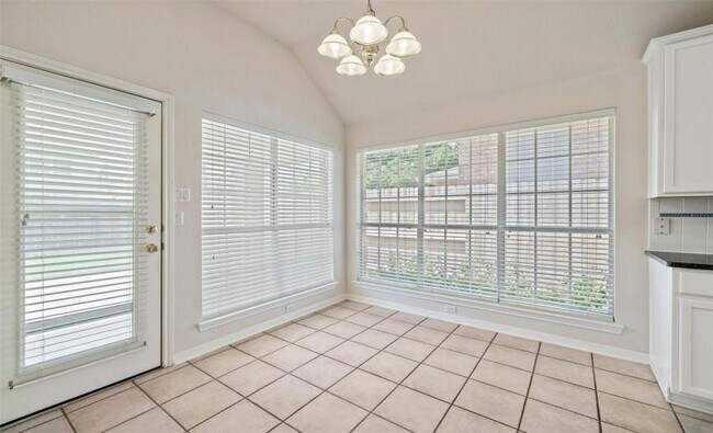 Building Photo - 10133 Cassandra Dr