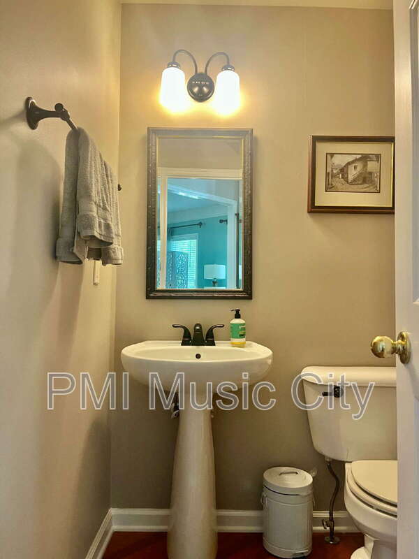 Building Photo - 333 Springhouse Cir