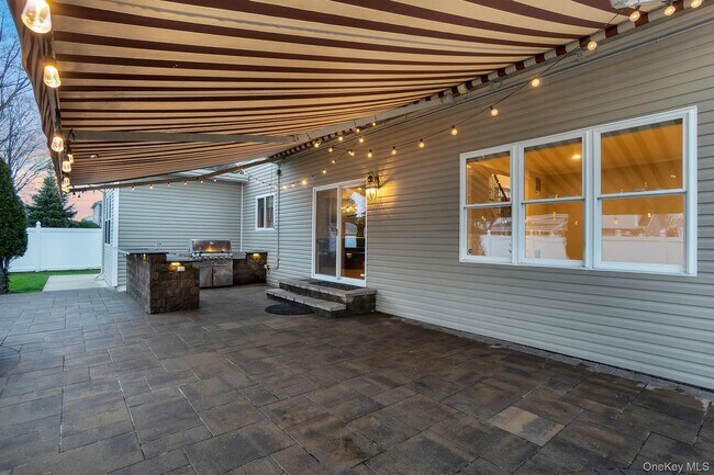 Building Photo - 134-110 10th St