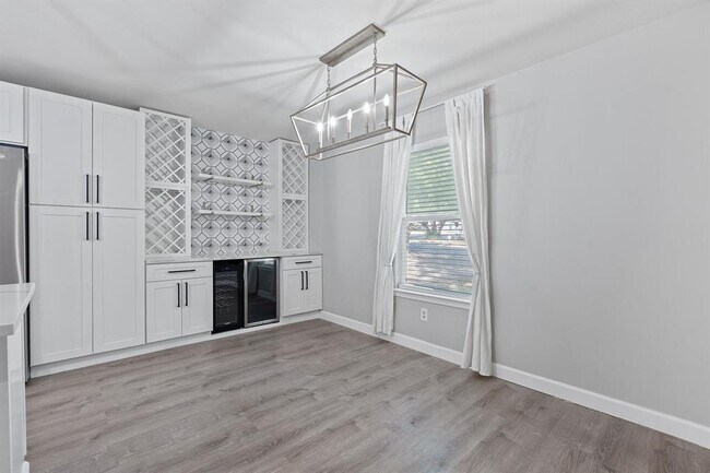Building Photo - 609 Blackberry Dr
