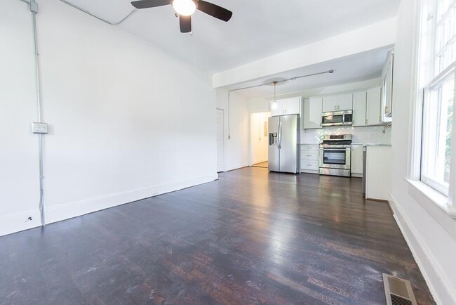 Building Photo - 536 Boulevard Pl NE