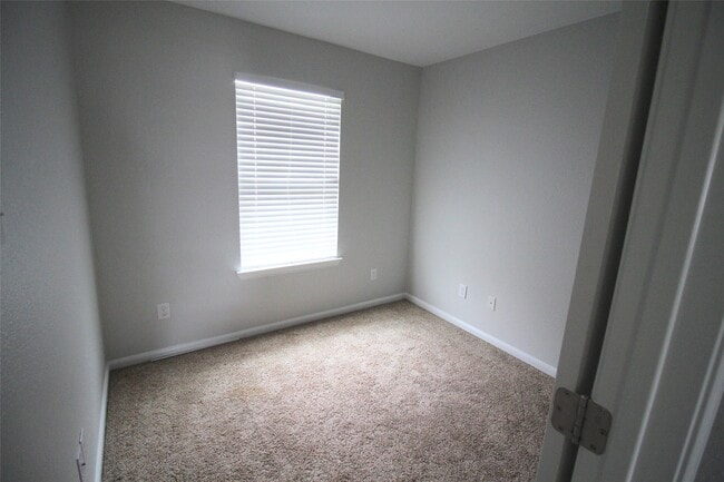 Building Photo - 6610 Loma Vista St