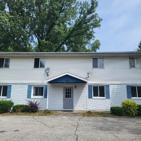 Primary Photo - 1003 Colonial Dr